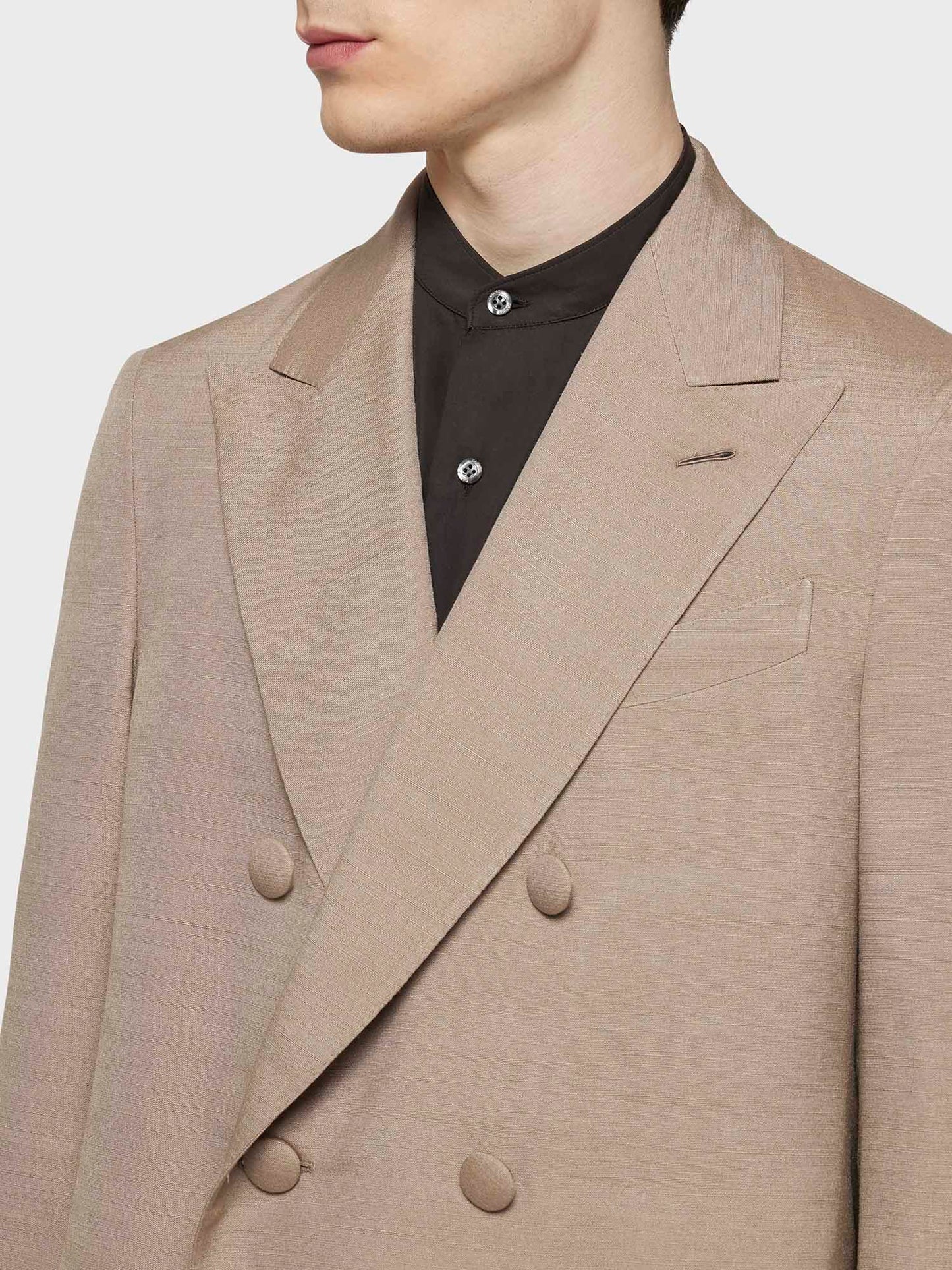 Caruso Menswear Abbigliamento Uomo Cappotto aida doppiopetto in seta beige dettaglio