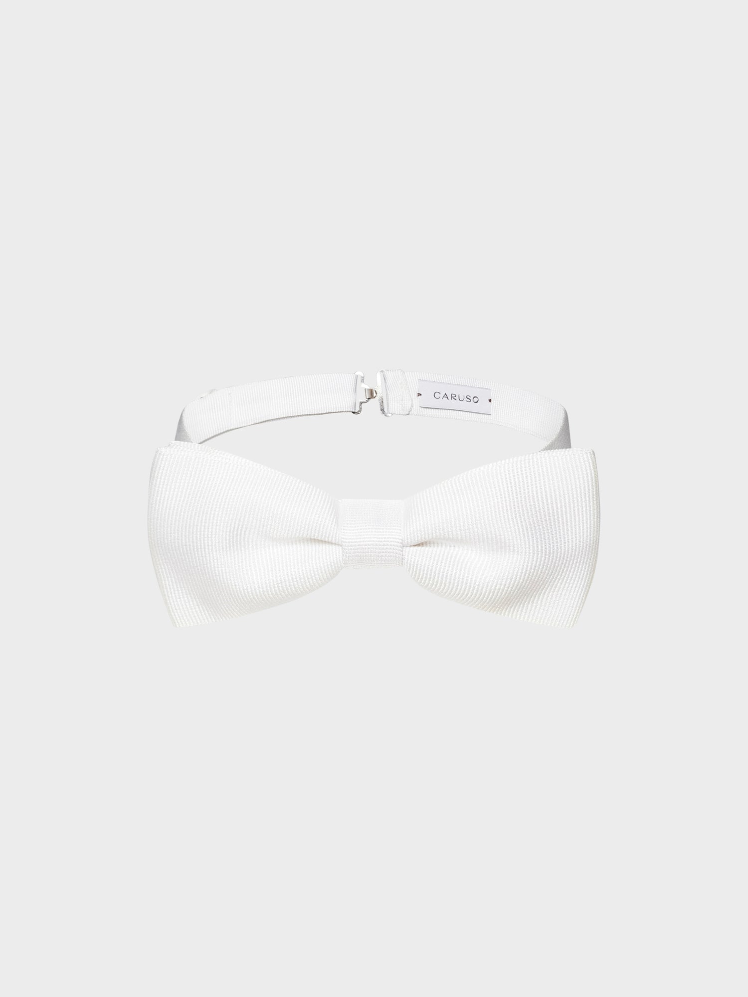 Caruso Menswear Abbigliamento Uomo Accessori Papillon annodato in raso bianco look 1