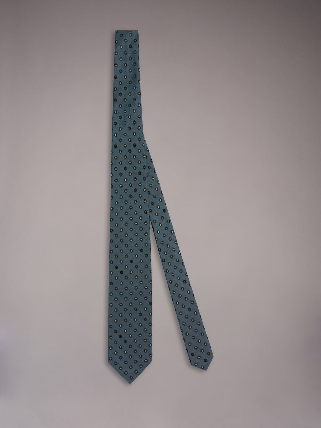 Seven-fold tie in blue silk with a floral motif