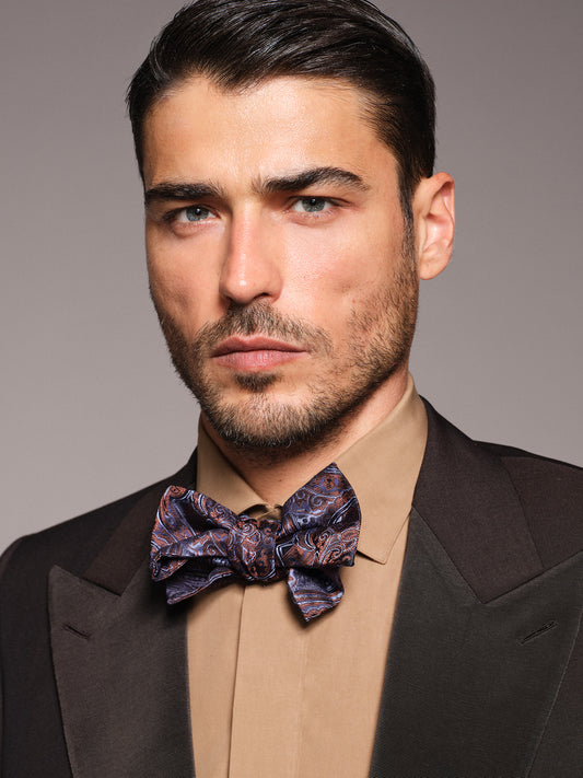 Papillon da annodare in seta paisley blu notte