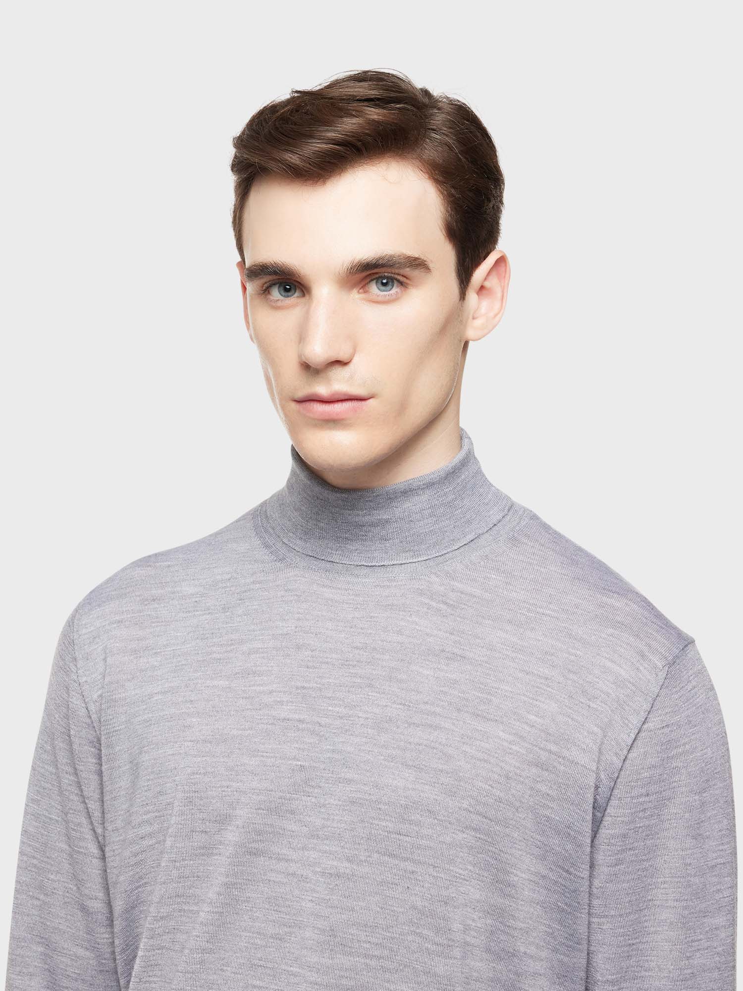 Caruso Menswear Abbigliamento Uomo Dolcevita in lana, seta e cashmere grigio dettaglio