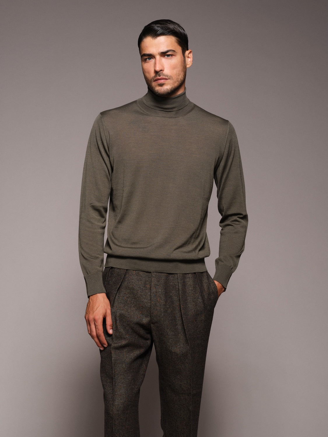 Turtleneck in green wool, silk and cashmere