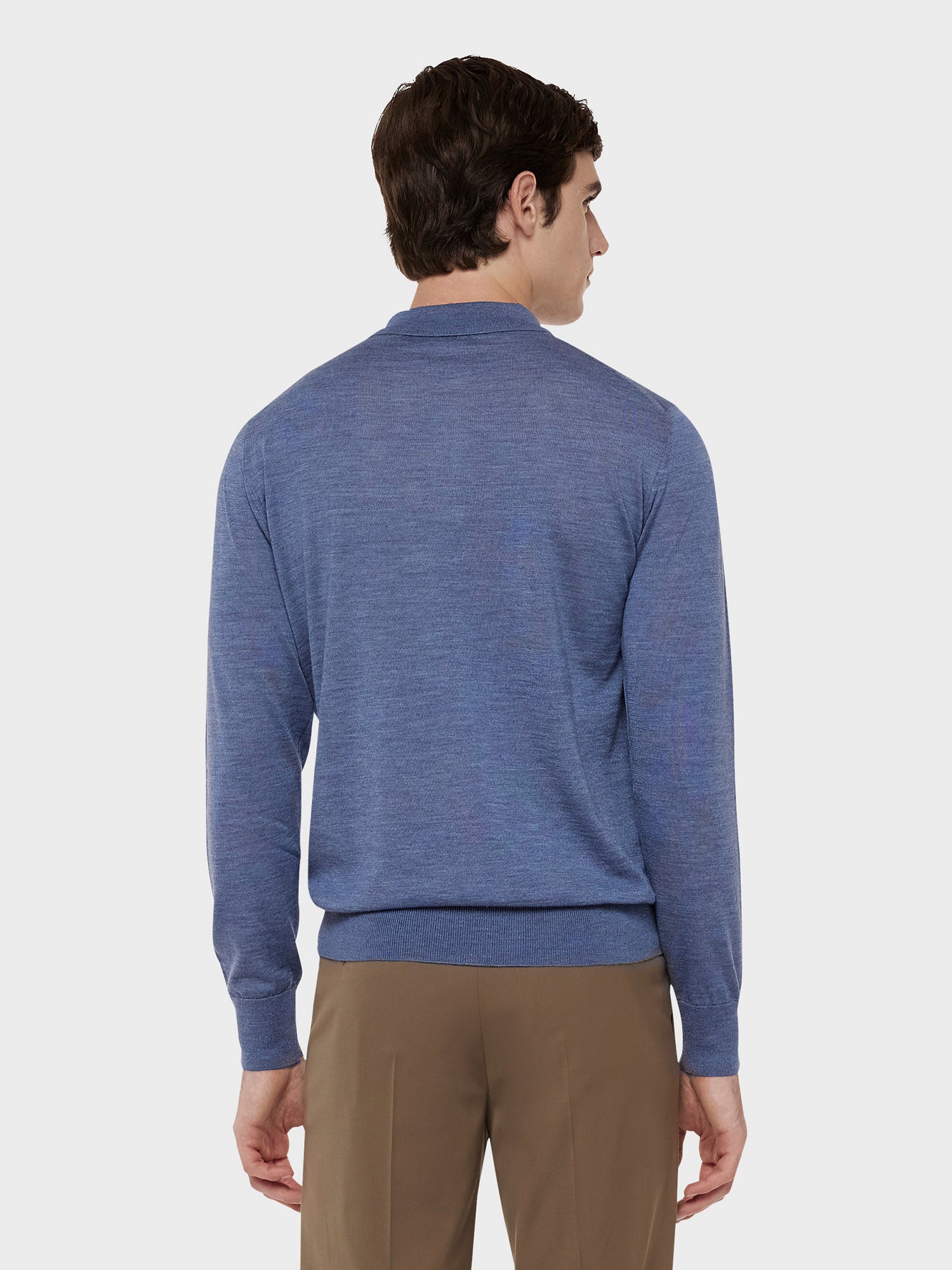 Caruso Menswear Abbigliamento Uomo Polo a maniche lunghe in lana, seta e cashmere blu chiaro indossato back