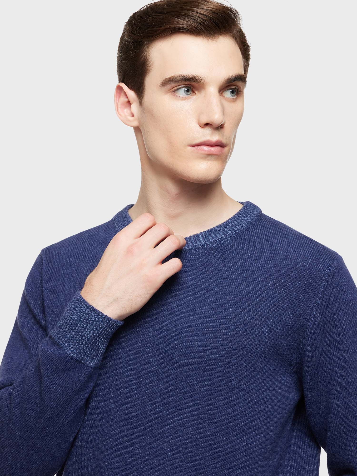 Caruso Menswear Abbigliamento Uomo Girocollo in lana babywool blu dettaglio