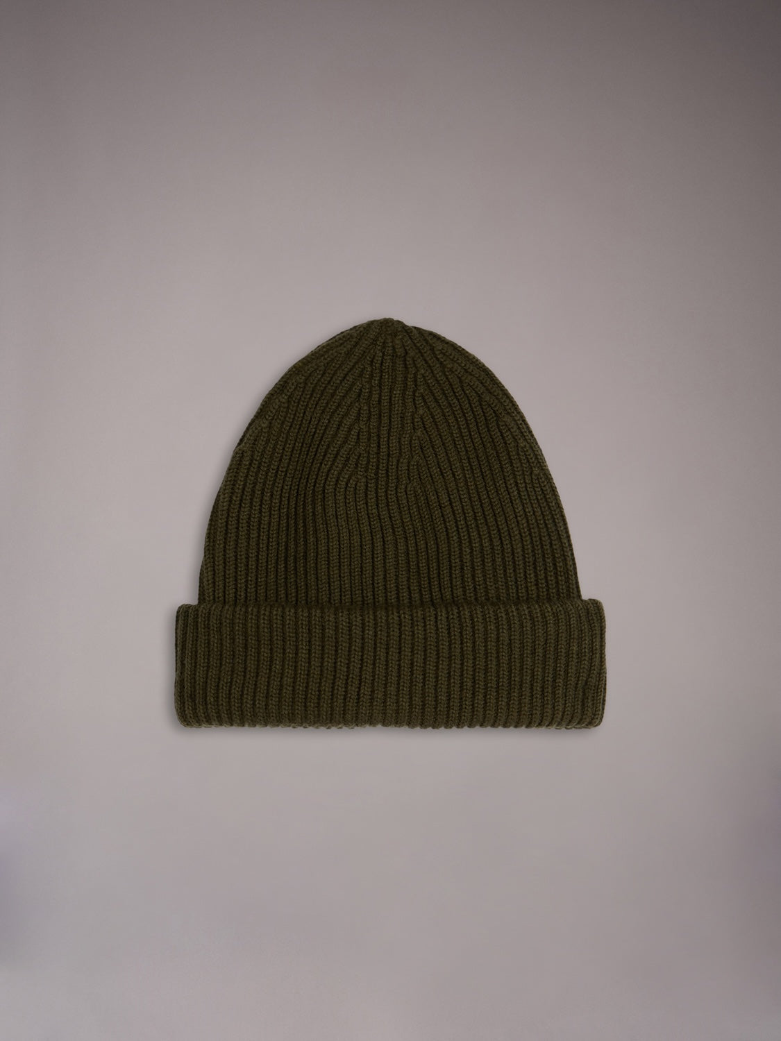 Beanie in green wool