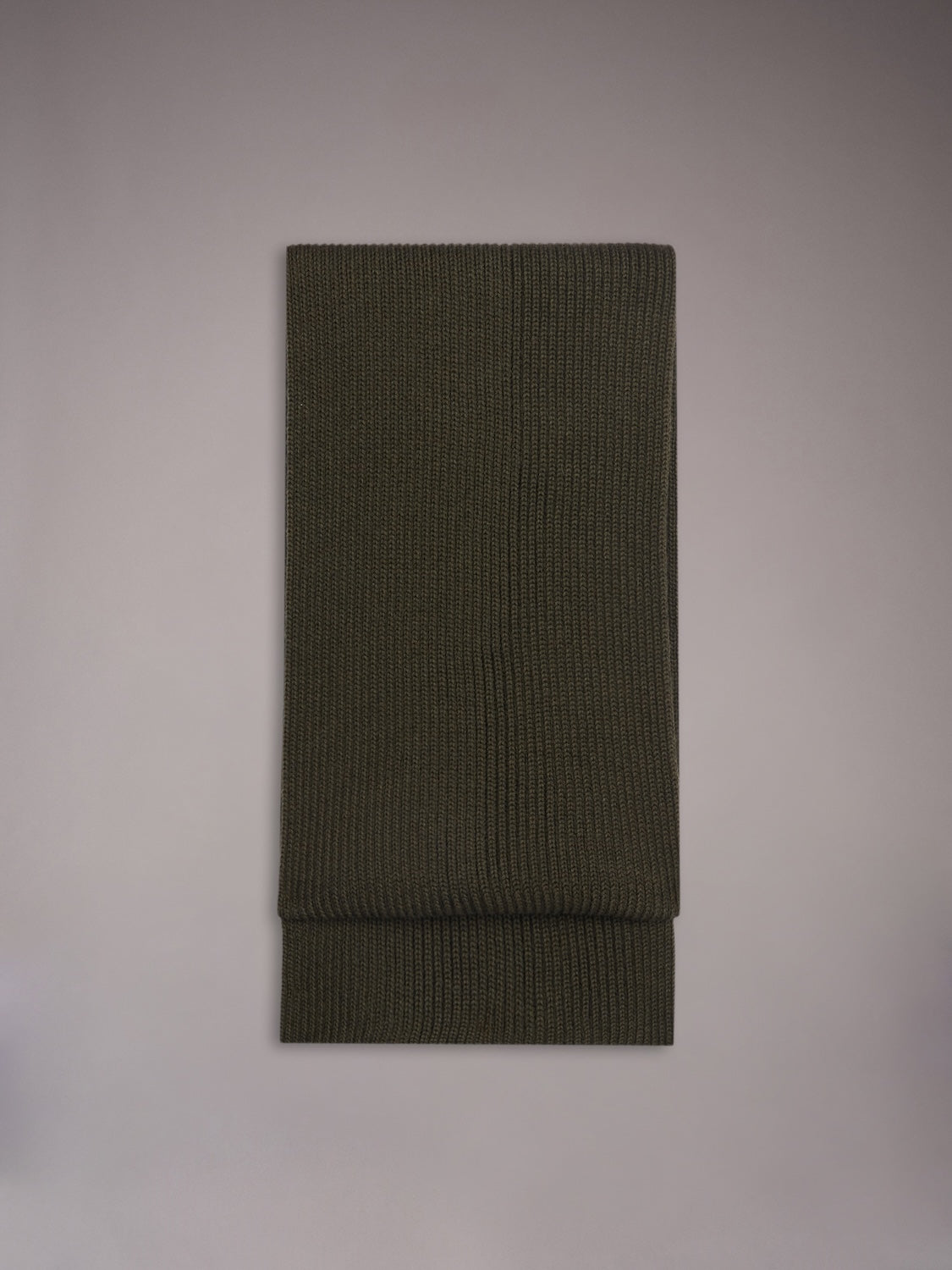 Scarf in green wool