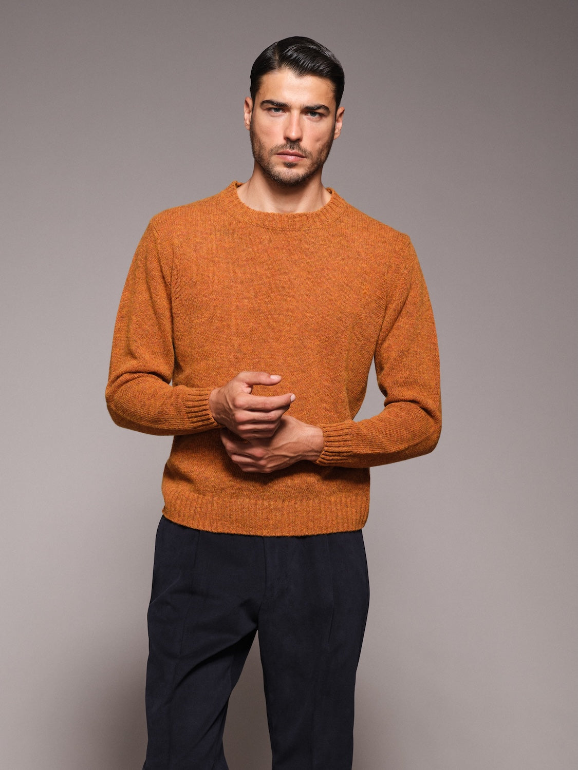 Crewneck sweater in burgundy Shetland wool