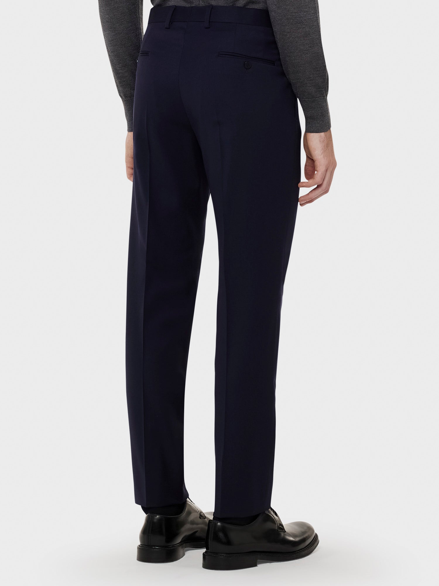 Caruso Menswear Abbigliamento Uomo Pantalone in lana tecnica blu indossato back
