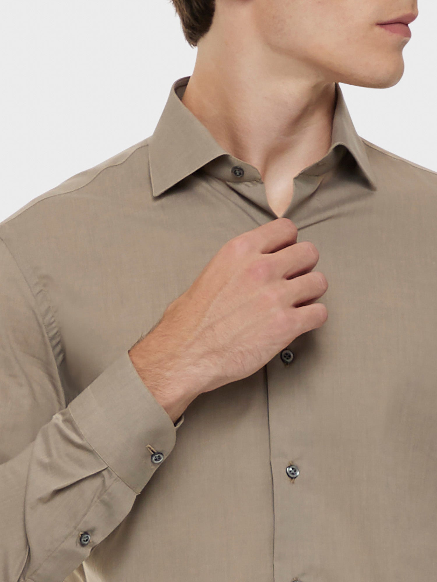Caruso Menswear Abbigliamento Uomo Camicia coreana in cotone color sabbia dettaglio