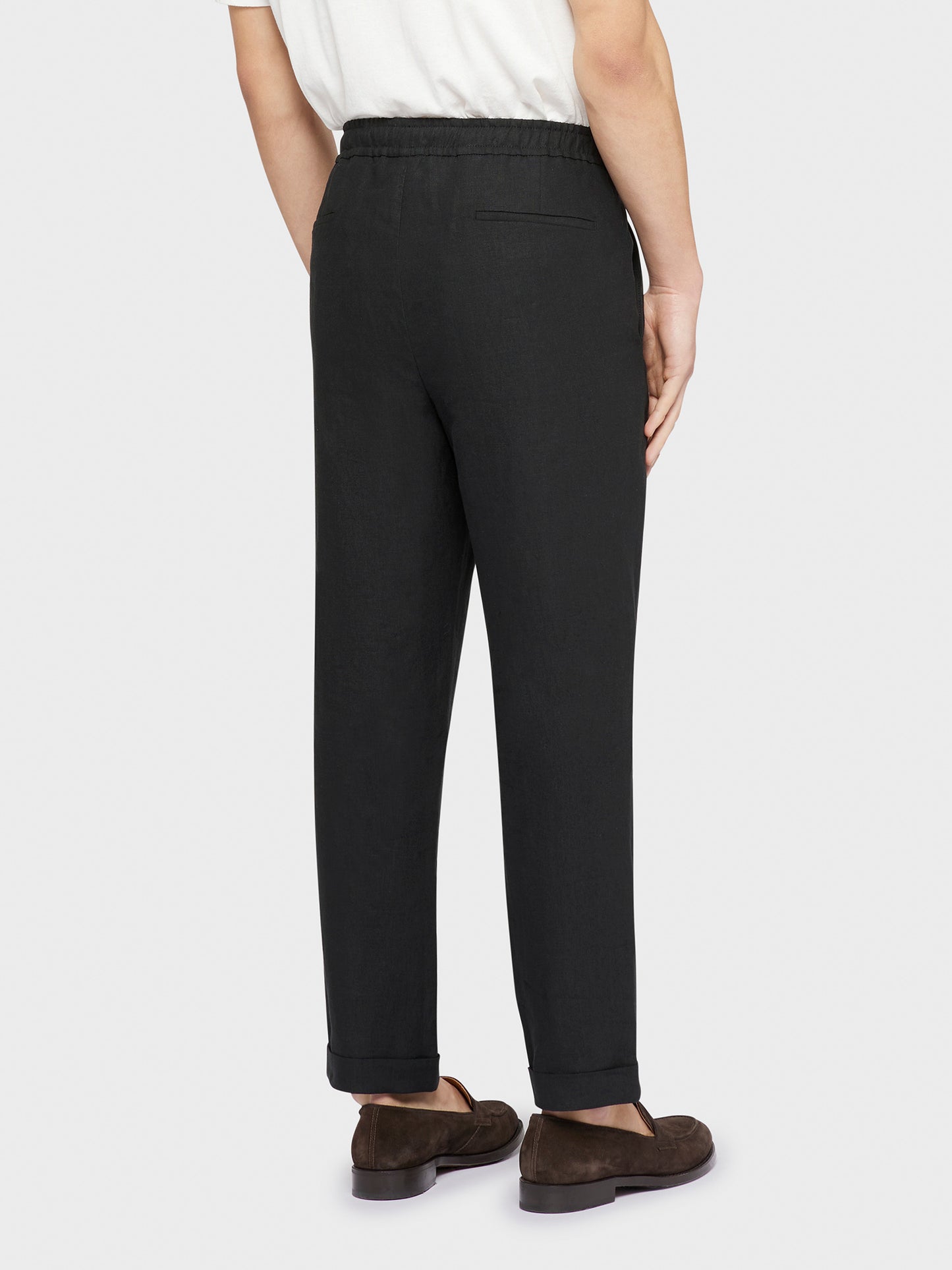 Caruso Menswear Abbigliamento Uomo Pantaloni estivi in lino nero indossati back
